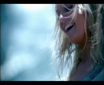 Take_My_Breath_Away_clipe_0028.jpg