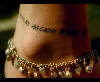 Take_My_Breath_Away_clipe_0127.jpg