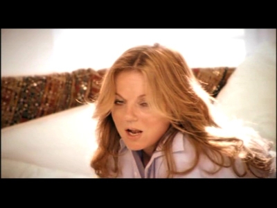 Click to view full size image
==============
desire_clipe_(29).jpg desire_clipe_(29).jpg