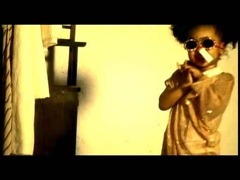 lullaby_clipe_(110).jpg lullaby_clipe_(110).jpg