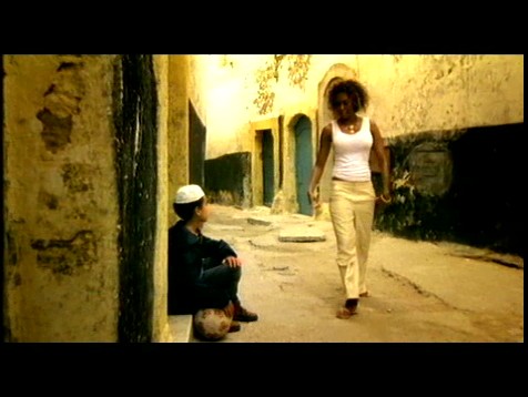 lullaby_clipe_(18).jpg lullaby_clipe_(18).jpg