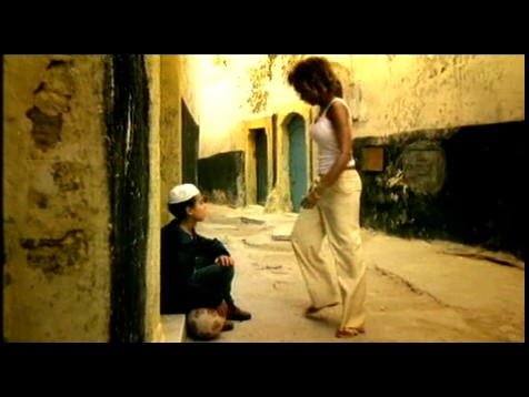 lullaby_clipe_(19).jpg lullaby_clipe_(19).jpg