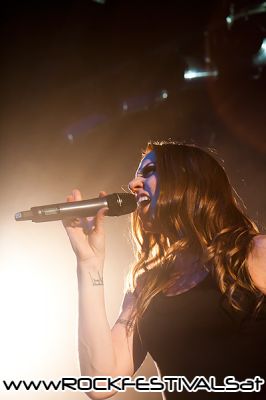 Click to view full size image
==============
28_Melanie_C.jpg 28_Melanie_C.jpg