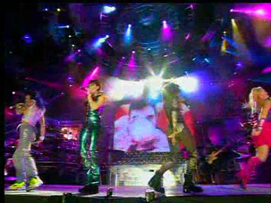 Wembley_03_Who_Do_You_Think_You_Are_(161).jpg Wembley_03_Who_Do_You_Think_You_Are_(161).jpg