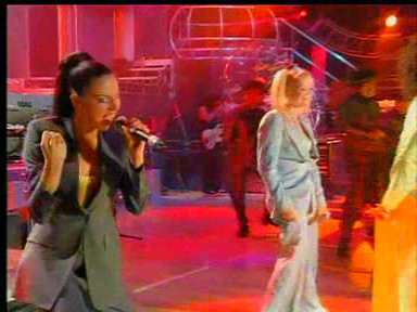 Wembley_04_Something_Kinda_Funny_(113).jpg Wembley_04_Something_Kinda_Funny_(113).jpg