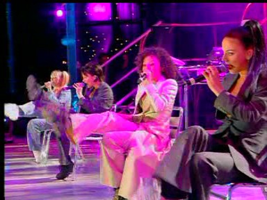 Wembley_06_Too_Much_(44).jpg Wembley_06_Too_Much_(44).jpg