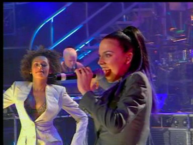 Wembley_06_Too_Much_(83).jpg Wembley_06_Too_Much_(83).jpg